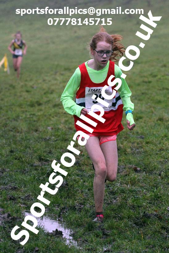 Girls under-15s, NECAA Junior Cross Country Relays, Thornley Farm, Peterlee, Saturday, December 12th. Photo: David T. Hewitson/Sports for All Pics